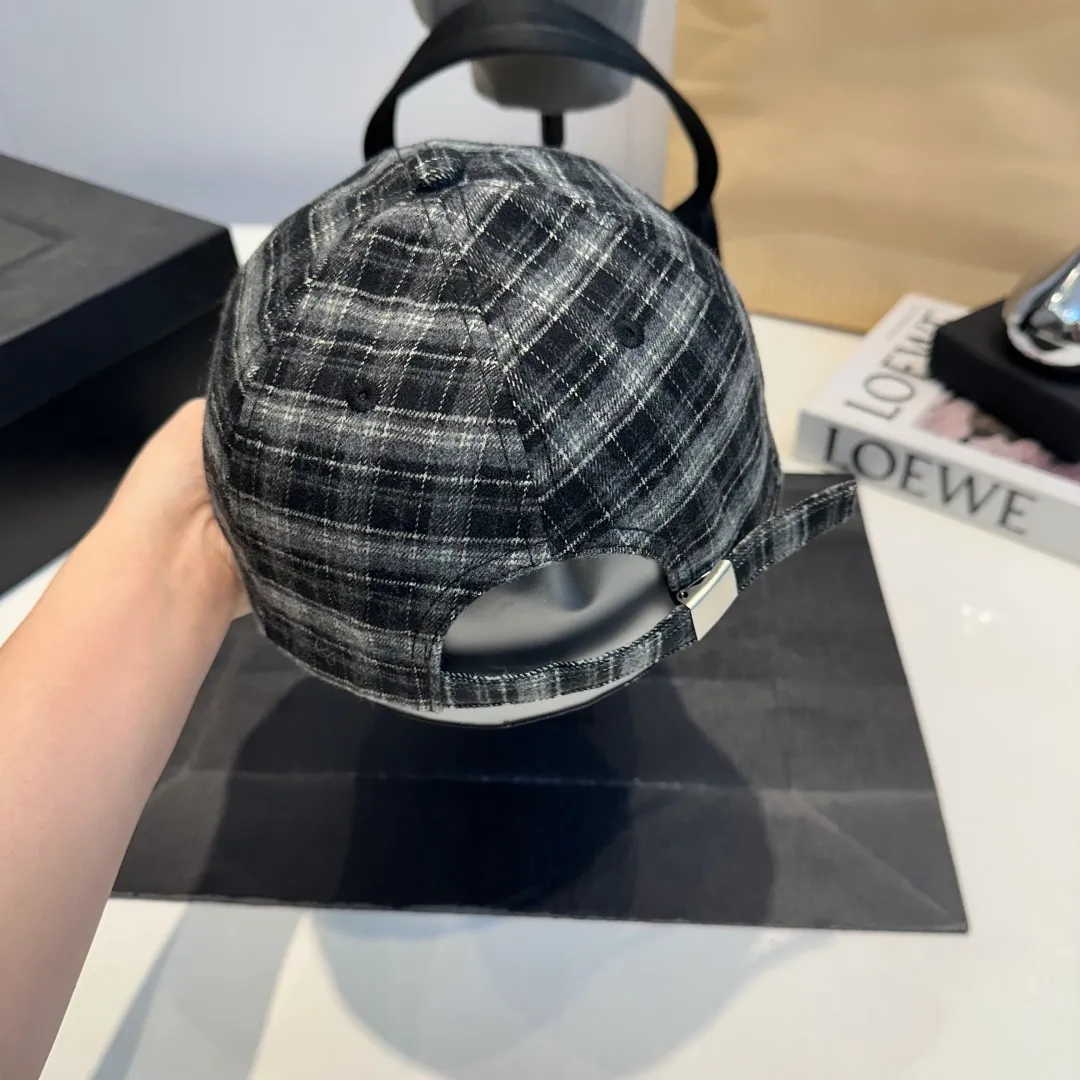 P70 CELINE new Arc de Triomphe plaid bow hardware baseball cap