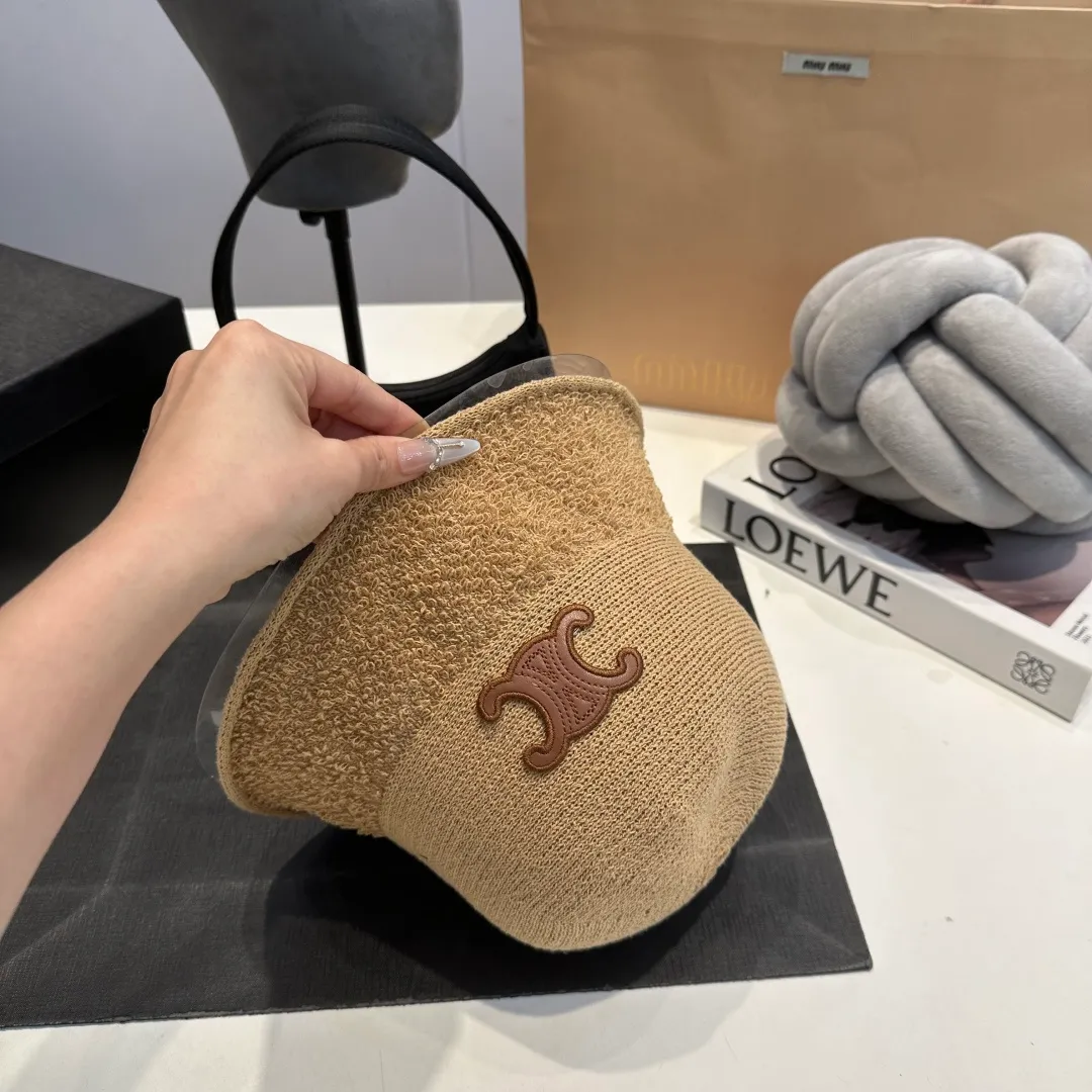 P70 Celine spring and summer style fisherman hat with hook, simple and elegant, head circumference 57cm