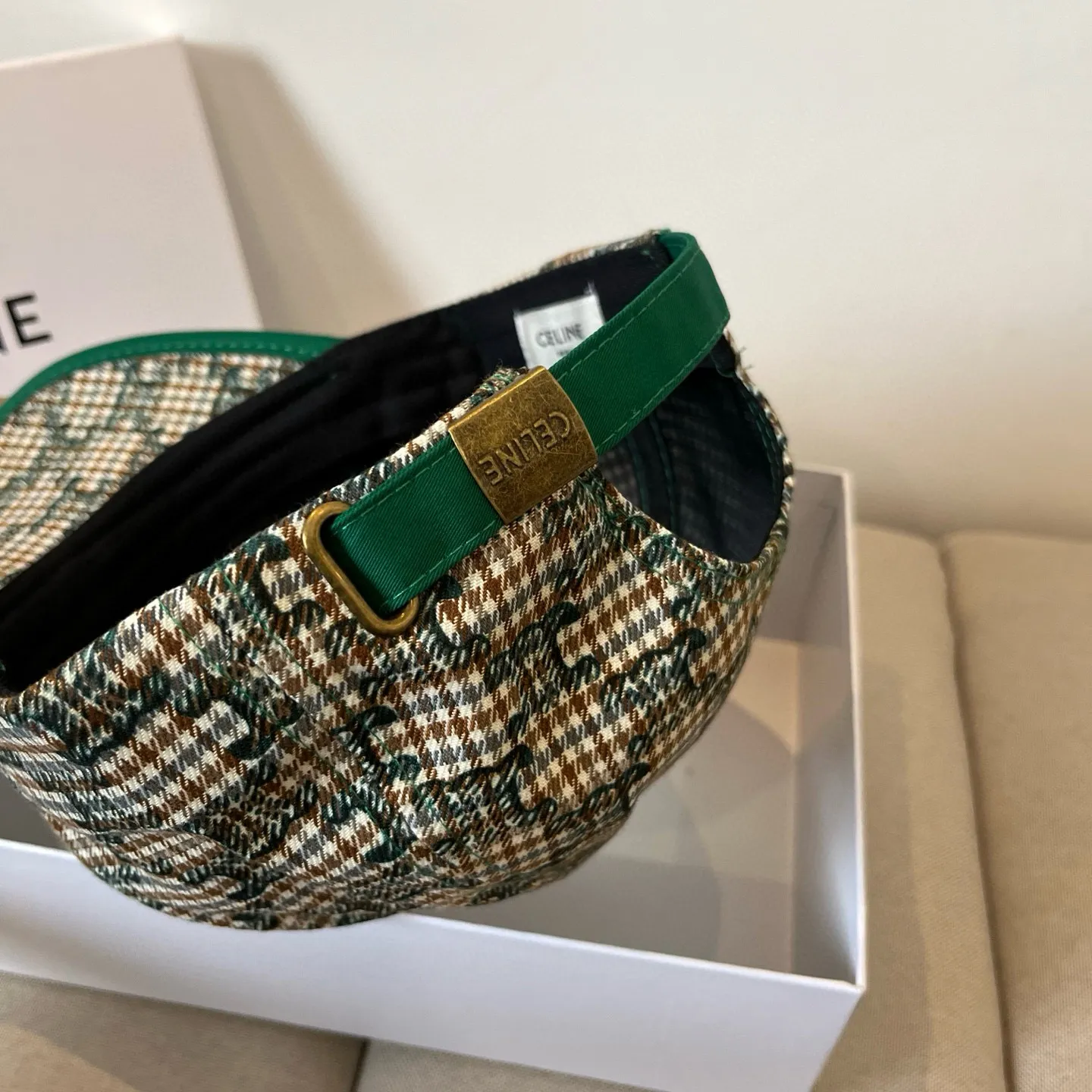 P70 [CELINE Celine] New classic casual and trendy baseball cap🧢Japanese and Korean style, looks great with any combination! A must-have when traveling
