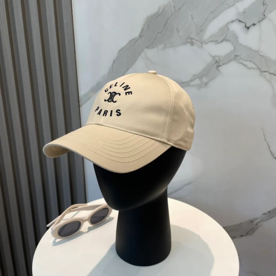 P76 popular CELINE (Celine) official website purchase version. Original 1:1 customized! The latest baseball cap with the same style as the simple letter star, fashionable and high-end workmanship! Every hat is made with care! Extraordinary quality, suitable for both men and women.    Céline's hat has a simple design, high-end color matching, delicate texture, and clean style. It is an iconic item. The letter C is the official icon of CELINE. It is deeply rooted in the brand's historical heritage, and at the same time it exudes modern elegance and a new trend of retro modernity. Simple baseball cap decorated with C logo. Self-attitude, no need to elaborate.
