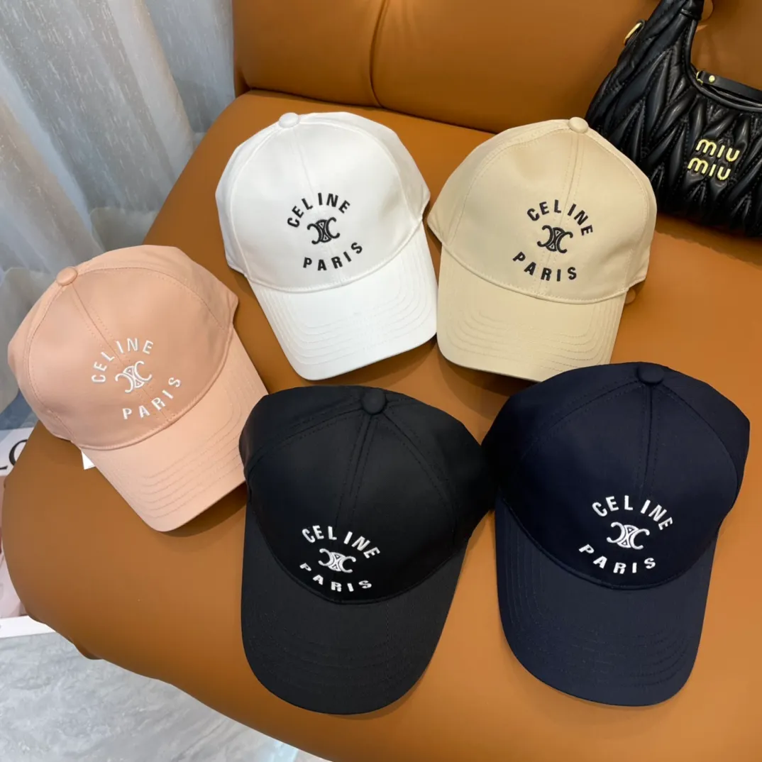 P76 popular CELINE (Celine) official website purchase version. Original 1:1 customized! The latest baseball cap with the same style as the simple letter star, fashionable and high-end workmanship! Every hat is made with care! Extraordinary quality, suitable for both men and women.    Céline's hat has a simple design, high-end color matching, delicate texture, and clean style. It is an iconic item. The letter C is the official icon of CELINE. It is deeply rooted in the brand's historical heritage, and at the same time it exudes modern elegance and a new trend of retro modernity. Simple baseball cap decorated with C logo. Self-attitude, no need to elaborate.