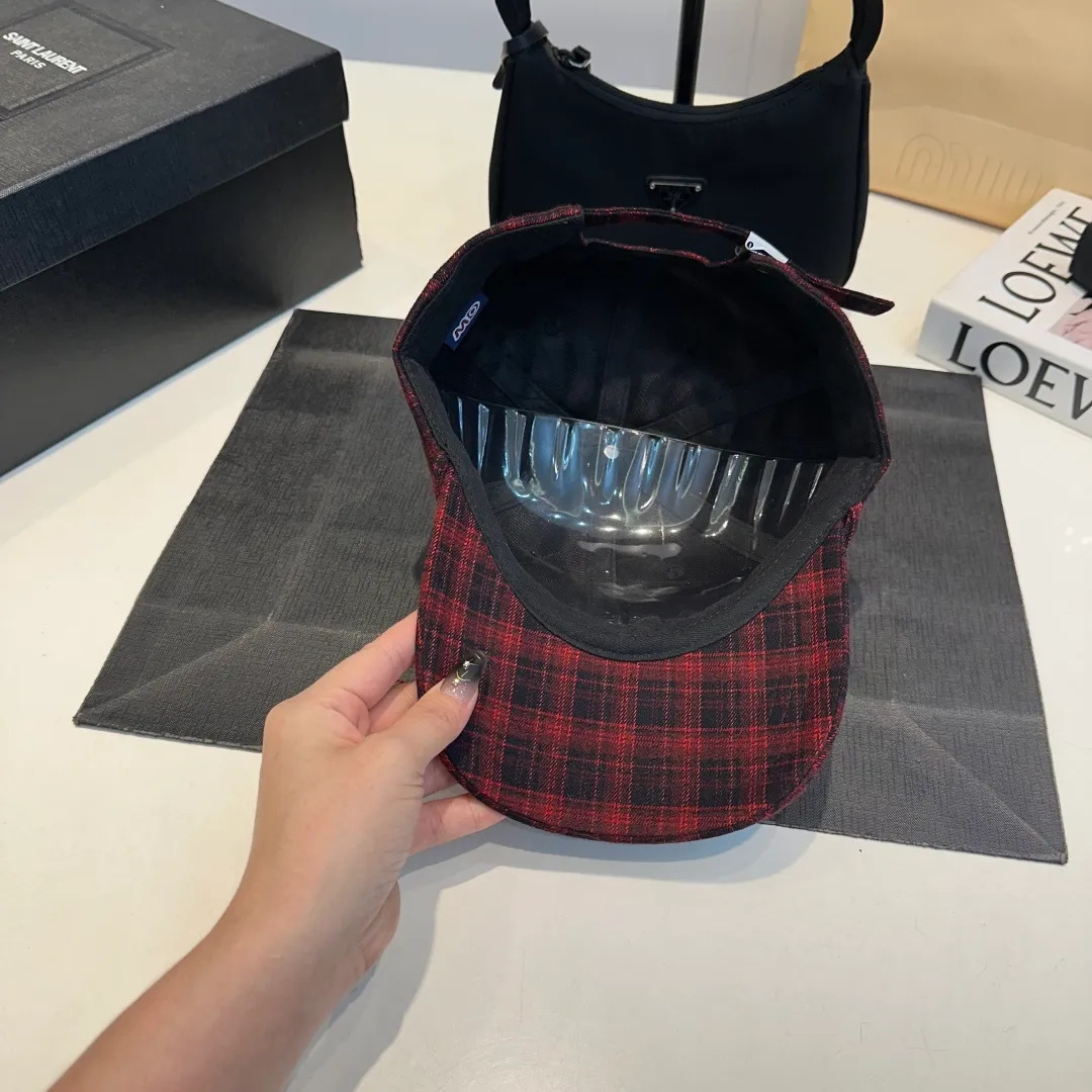 P70 CELINE new Arc de Triomphe plaid bow hardware baseball cap