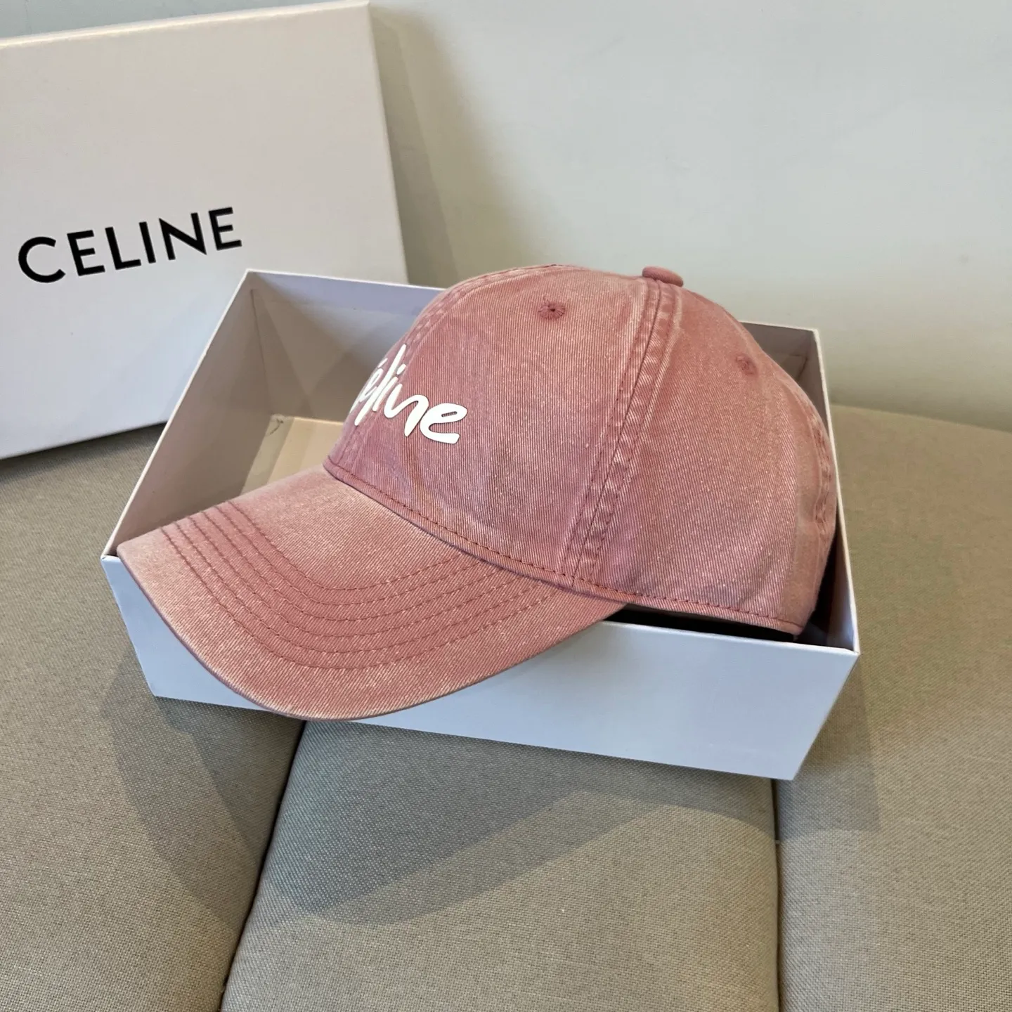 P60 [CELINE Celine] New classic casual and trendy baseball cap🧢Japanese and Korean style, looks great with any combination! A must-have when traveling