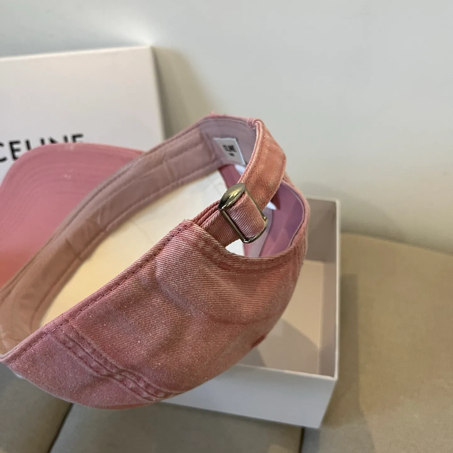 P60 [CELINE Celine] New classic casual and trendy baseball cap🧢Japanese and Korean style, looks great with any combination! A must-have when traveling