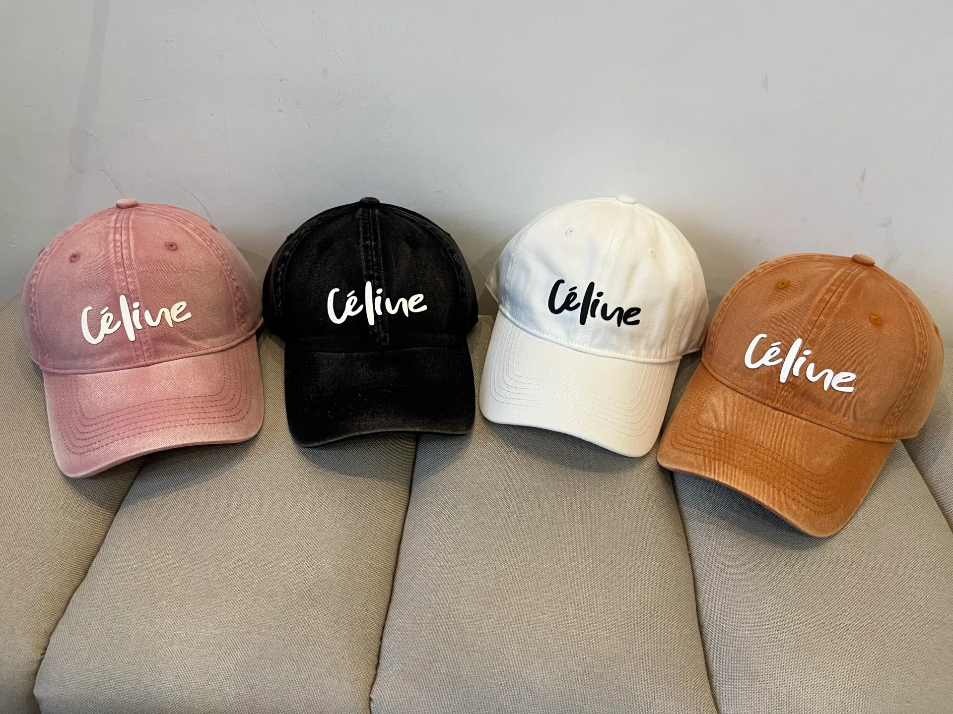 P60 [CELINE Celine] New classic casual and trendy baseball cap🧢Japanese and Korean style, looks great with any combination! A must-have when traveling