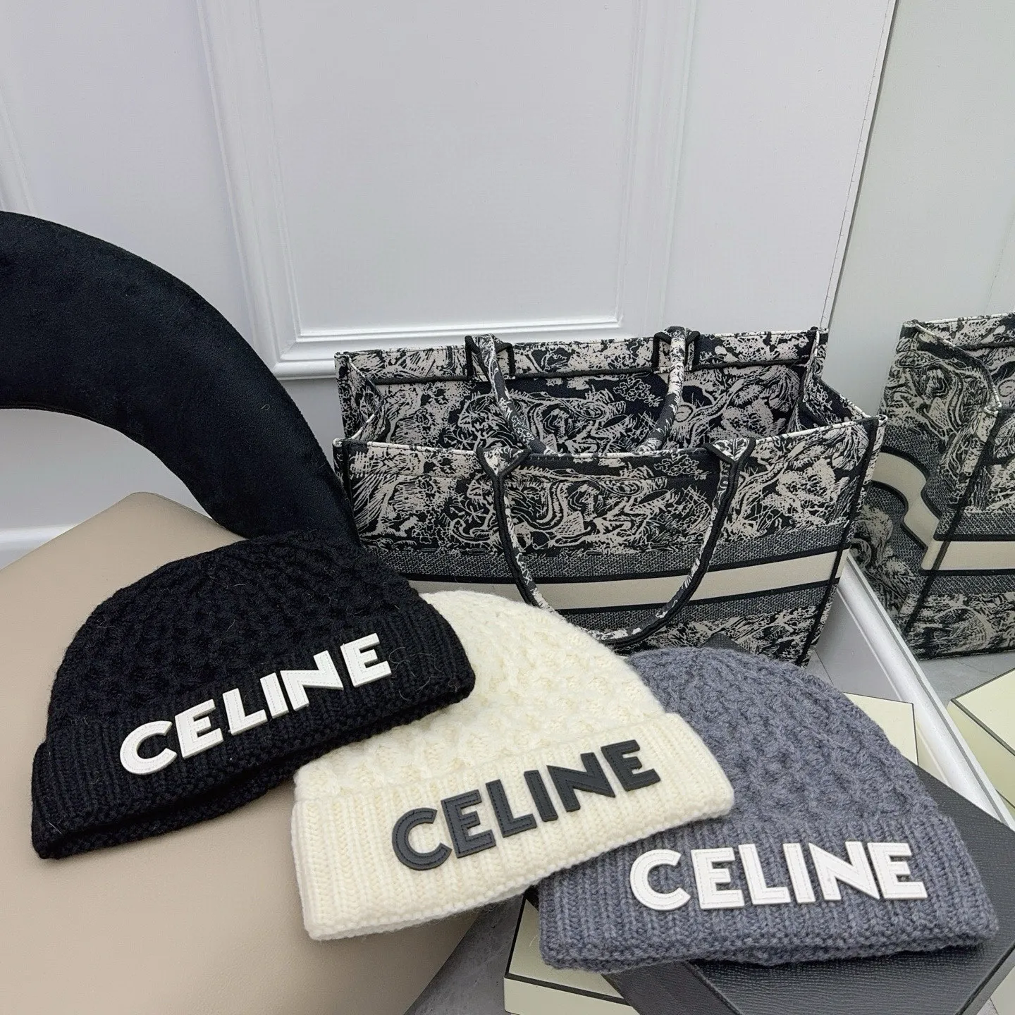 CELINE 🤍 New knitted hat containing wool, high quality ✓
