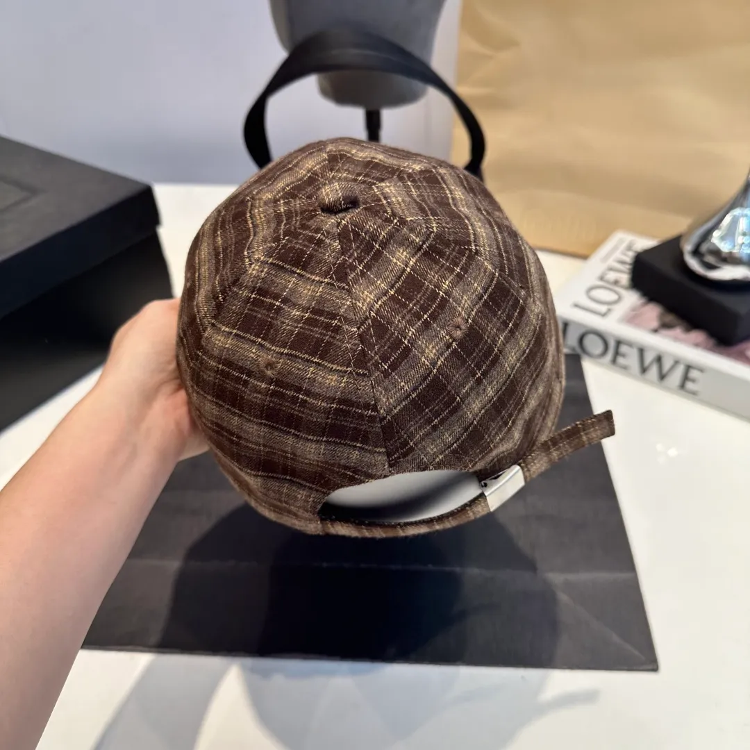 P70 CELINE new Arc de Triomphe plaid bow hardware baseball cap