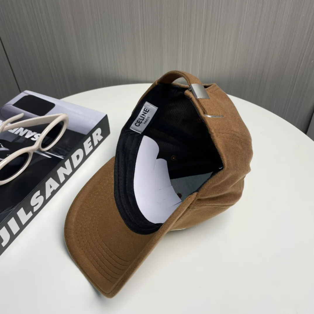 P56 💛 Comes with dust bag [CELINE Celine] new simple baseball cap, new shipment, big brand style is super easy to match, hurry up and get it!