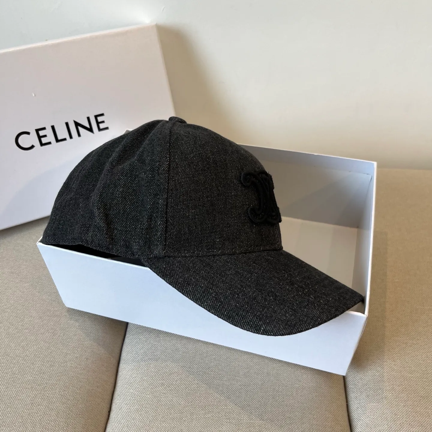 P70 [CELINE Celine] New classic casual and trendy baseball cap🧢Japanese and Korean style, looks great with any combination! A must-have when traveling
