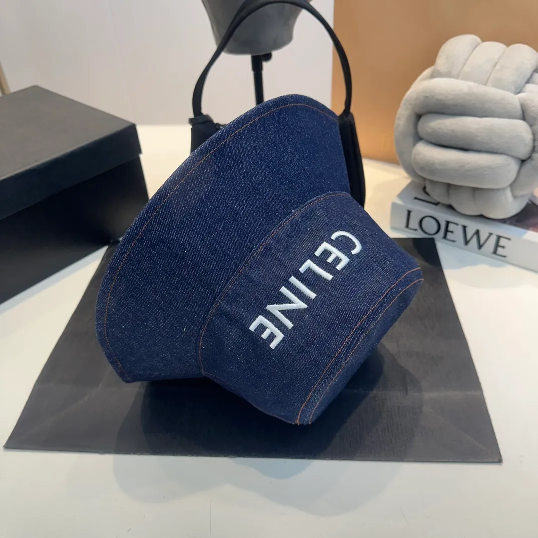 P60 Celine official bucket hat