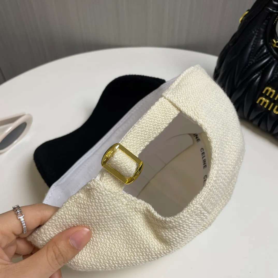 P86 CELINE · Celine's new C letter embroidered baseball cap 🧢 Top version 👍 Purchased from ZP for printing, the hat shape is completely customized according to ZP 2:1. Custom woven wool fabric, super textured! The letter C distinguishes the market version, the size and the texture of the looped hair are all restored. The hardware adjustment buckle is custom-molded and has a logo. Customized logo webbing inside the hat, all details restored💯 ⚠️Size: One size fits all and adjustable!