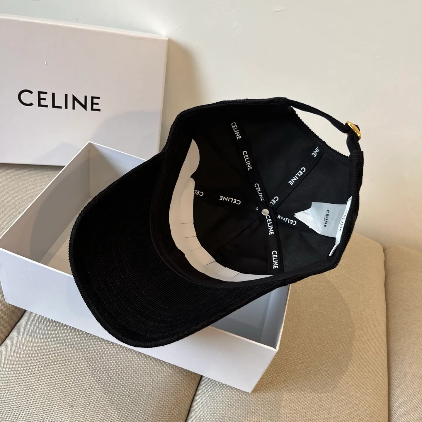 P70 [CELINE Celine] New classic casual and trendy baseball cap🧢Japanese and Korean style, looks great with any combination! A must-have when traveling