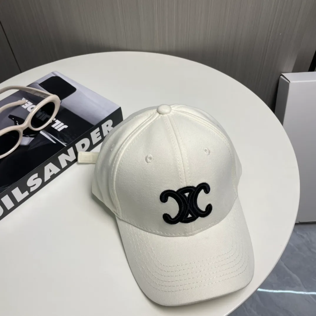 P66 💛 Comes with dust bag [CELINE Celine] new simple baseball cap, new shipment, big brand style is super easy to match, hurry up and get it!