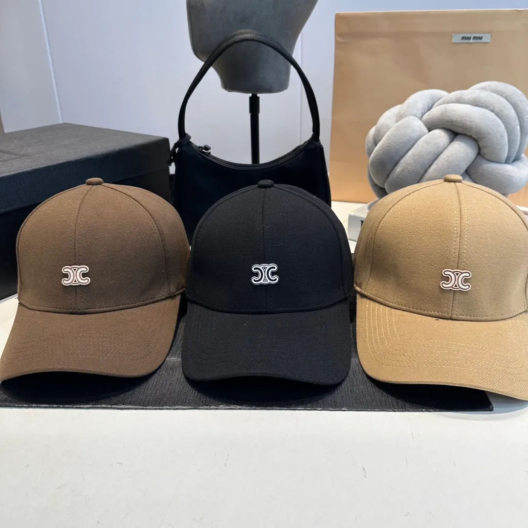 P60 CELINE new autumn and winter classic casual and trendy baseball cap🧢Japanese and Korean style, looks great with any combination! A must-have when traveling