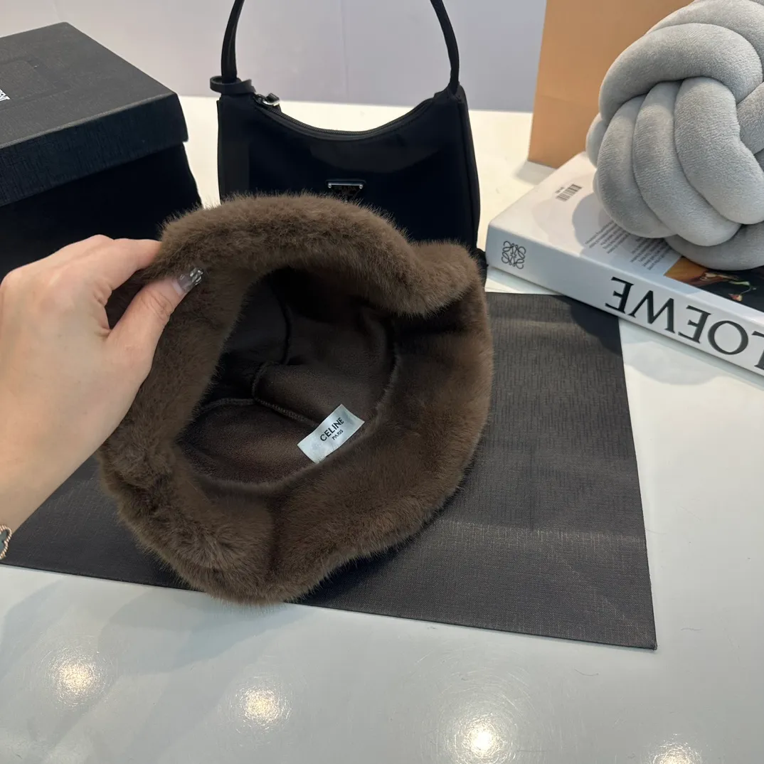 P70 Celine Celine* customized version of Arc de Triomphe mink hat women's bucket hat 2023 hot new style autumn and winter hat fisherman hat winter style