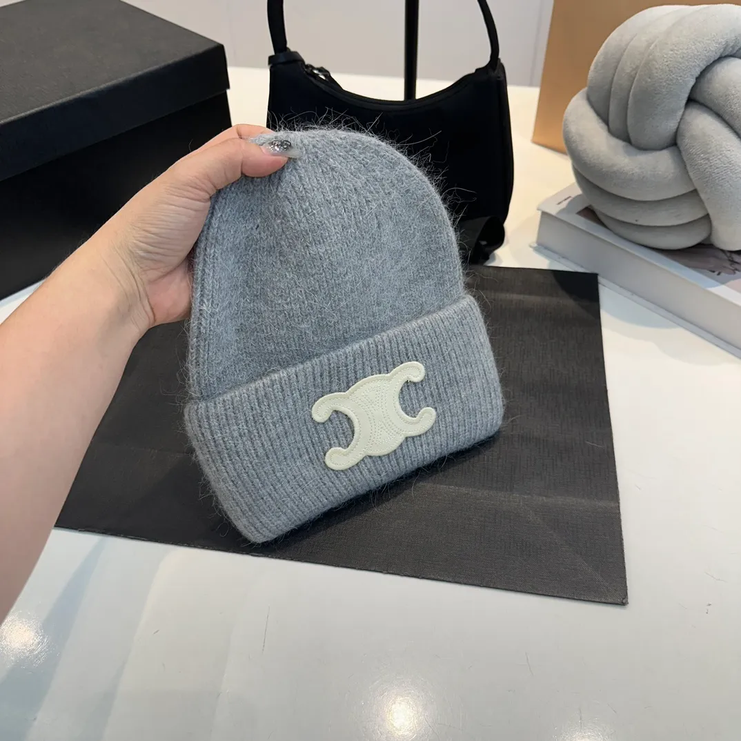 P60 CELINE 2024 autumn and winter new rabbit fur beanie, Korean style design ~ a must-have for autumn and winter wear
