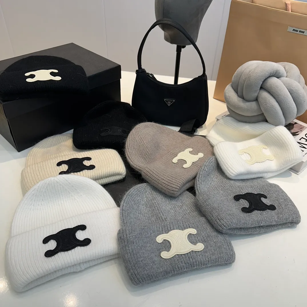 P60 CELINE 2024 autumn and winter new rabbit fur beanie, Korean style design ~ a must-have for autumn and winter wear