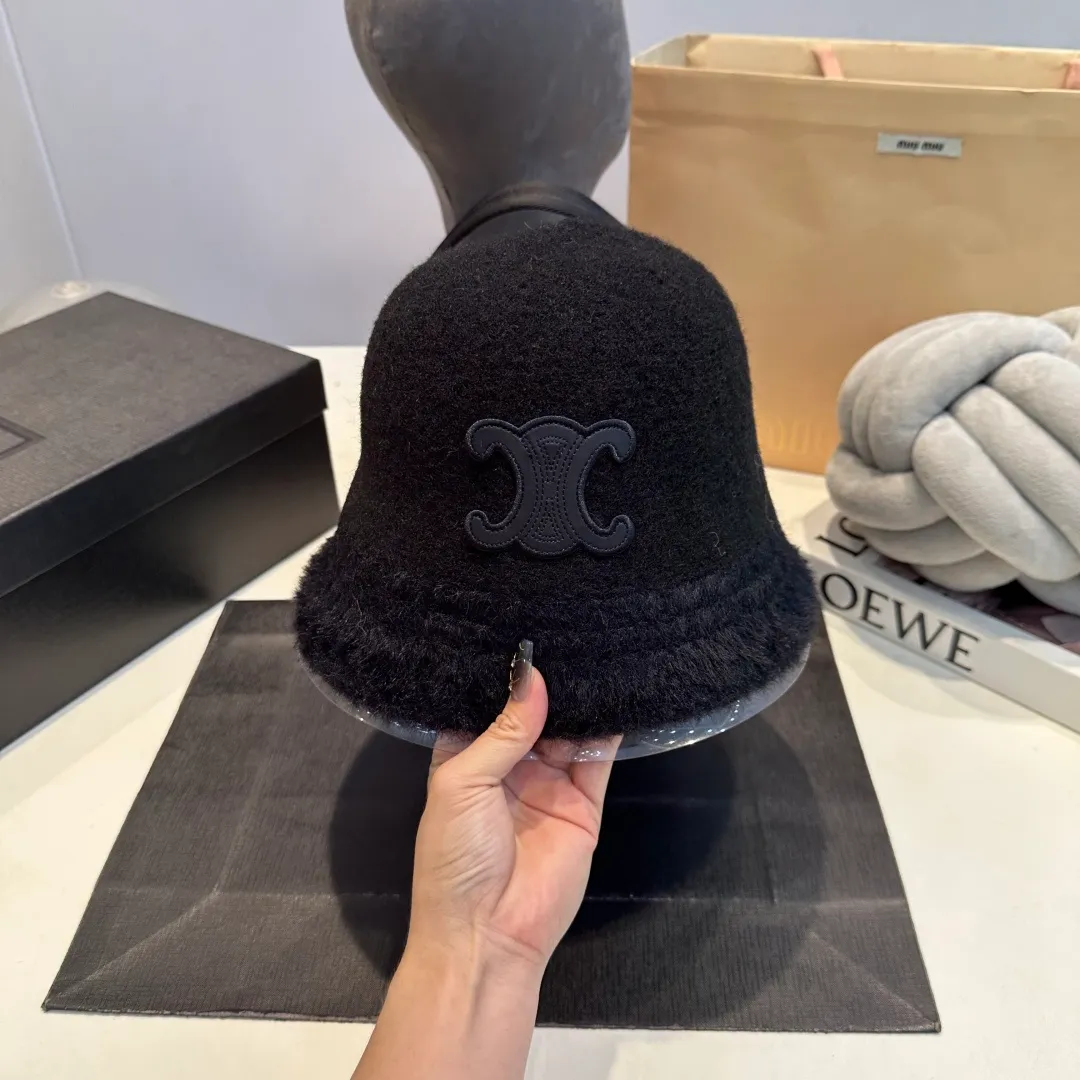 P60 Celine Celine* customized version of Arc de Triomphe lamb wool basin hat women's bucket hat 2025 hot new style autumn and winter hat fisherman hat winter style