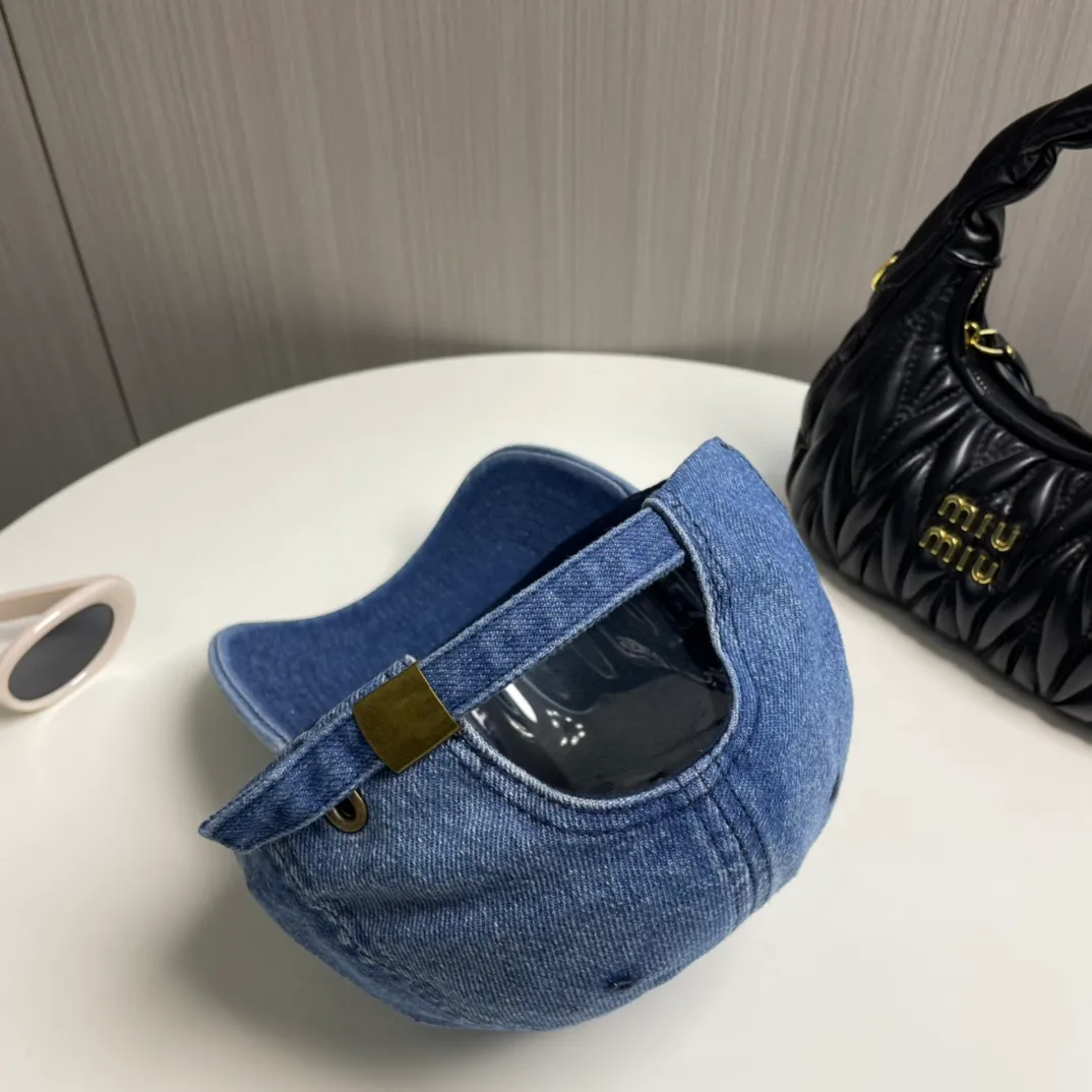 P50💛 Comes with dust bag [CELINE Celine] new denim baseball cap🧢, a must-have and easy to match when out on the street, get it now!