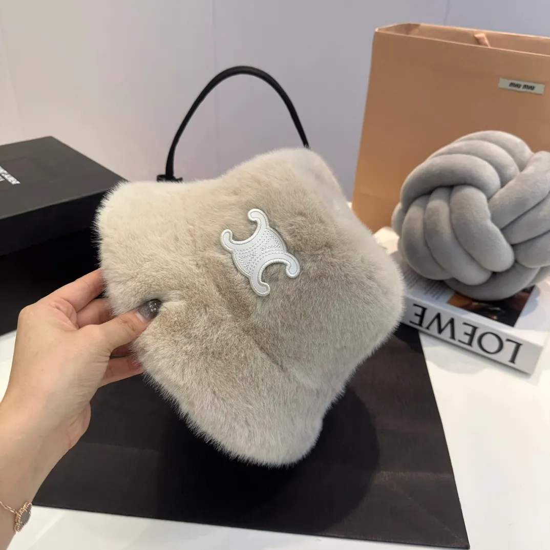 P70 Celine Celine* customized version of Arc de Triomphe mink hat women's bucket hat 2023 hot new style autumn and winter hat fisherman hat winter style