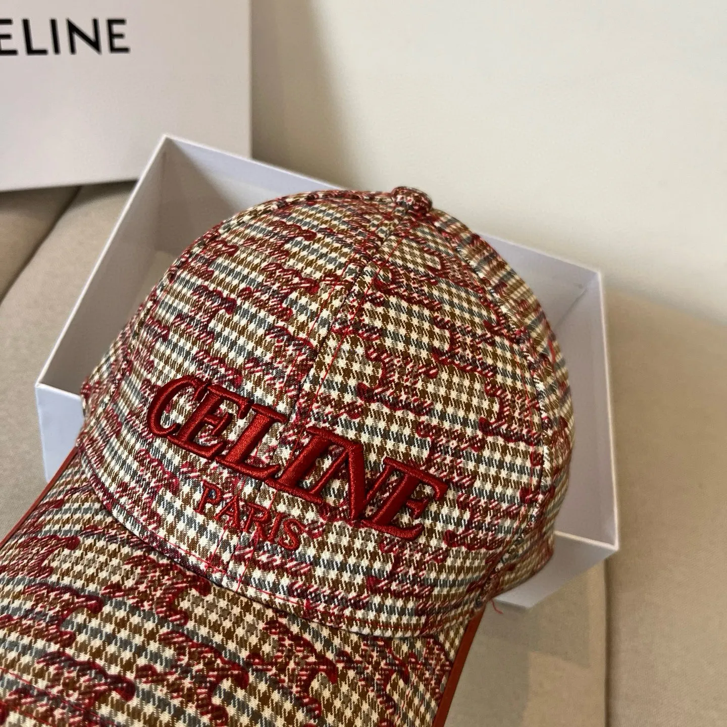 P70 [CELINE Celine] New classic casual and trendy baseball cap🧢Japanese and Korean style, looks great with any combination! A must-have when traveling
