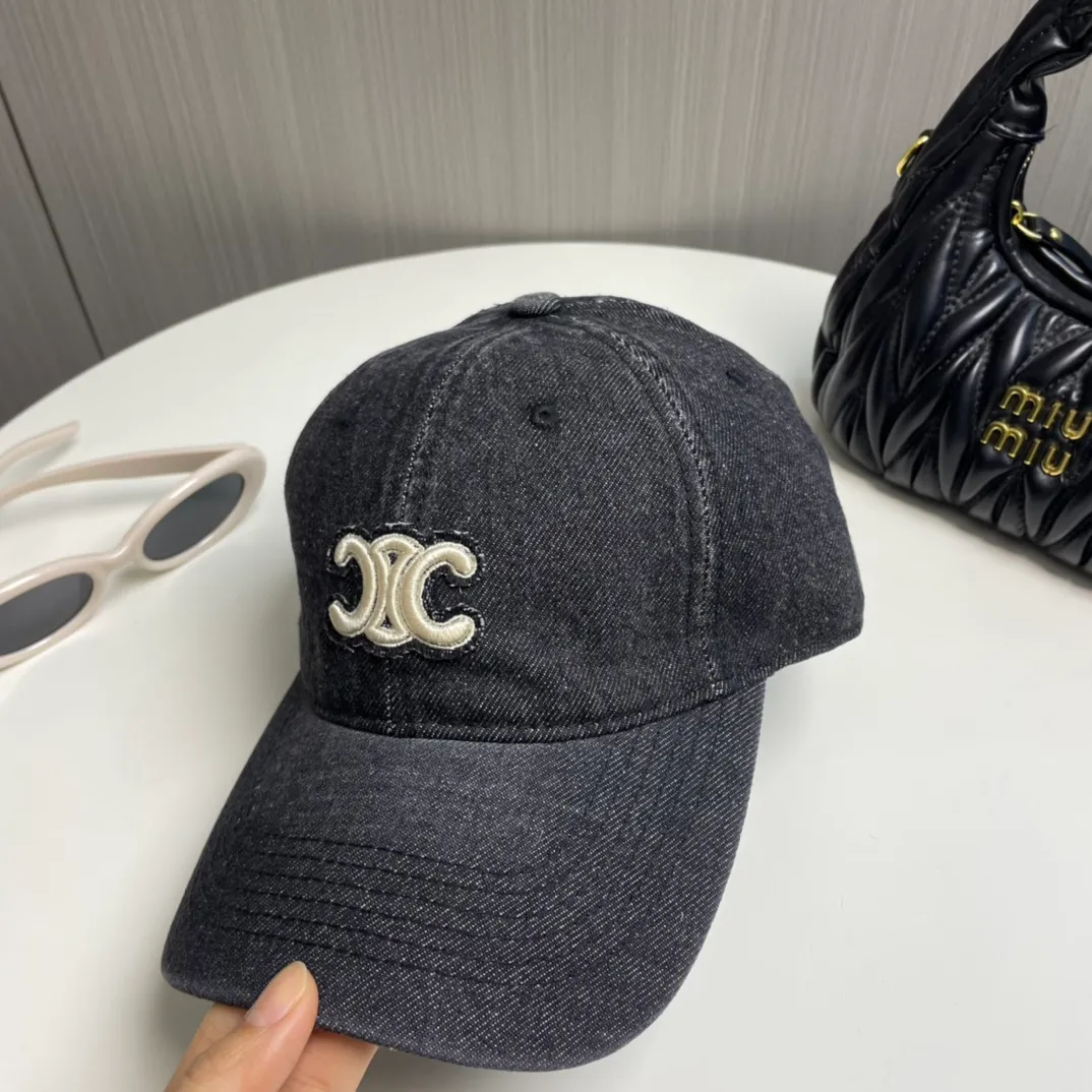 P50💛 Comes with dust bag [CELINE Celine] new denim baseball cap🧢, a must-have and easy to match when out on the street, get it now!