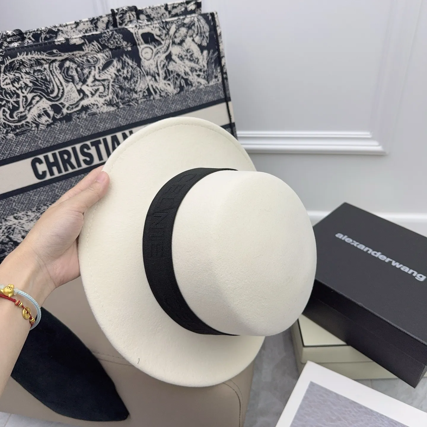 CELINE 🤍🩷 New wool flat hat 100% wool haute couture series