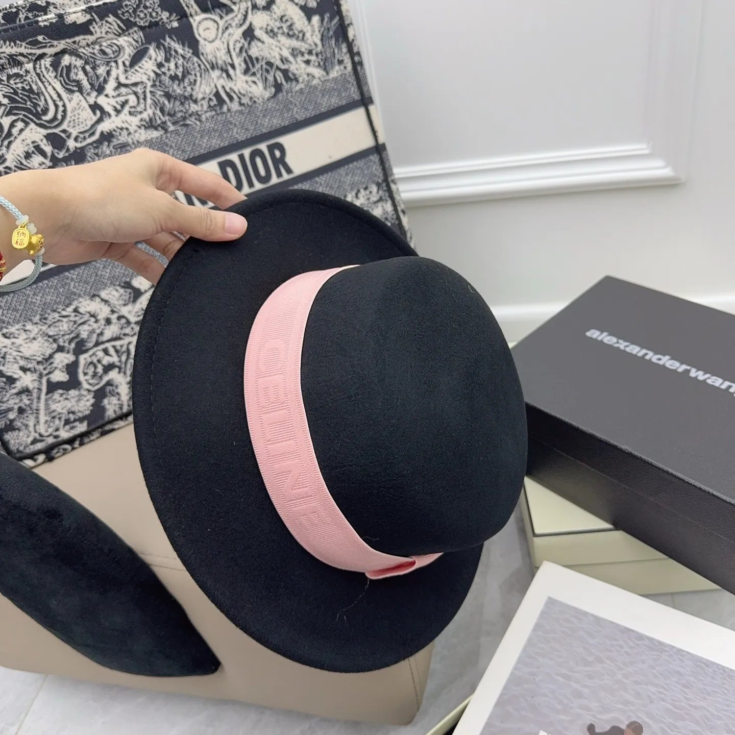 CELINE 🤍🩷 New wool flat hat 100% wool haute couture series