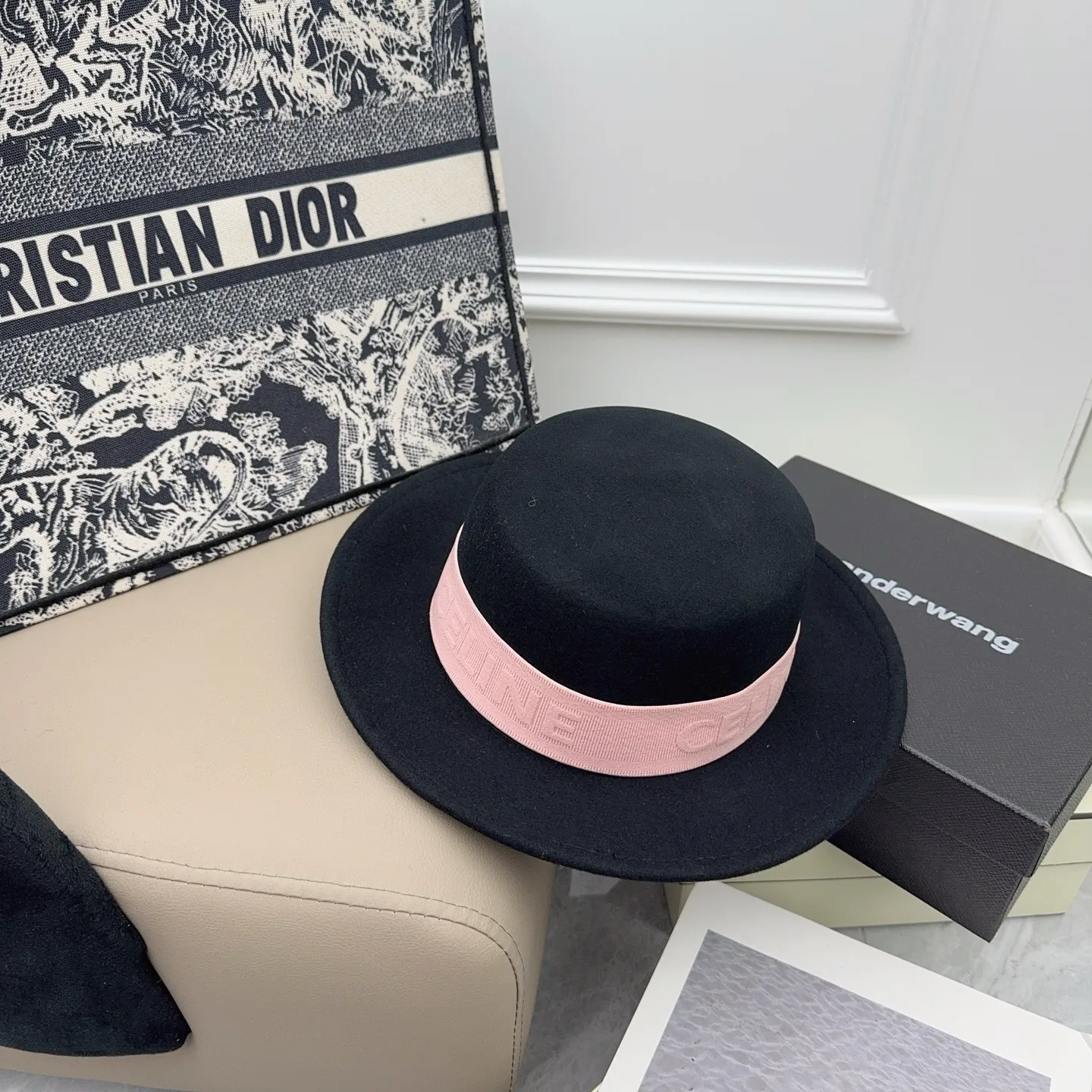 CELINE 🤍🩷 New wool flat hat 100% wool haute couture series