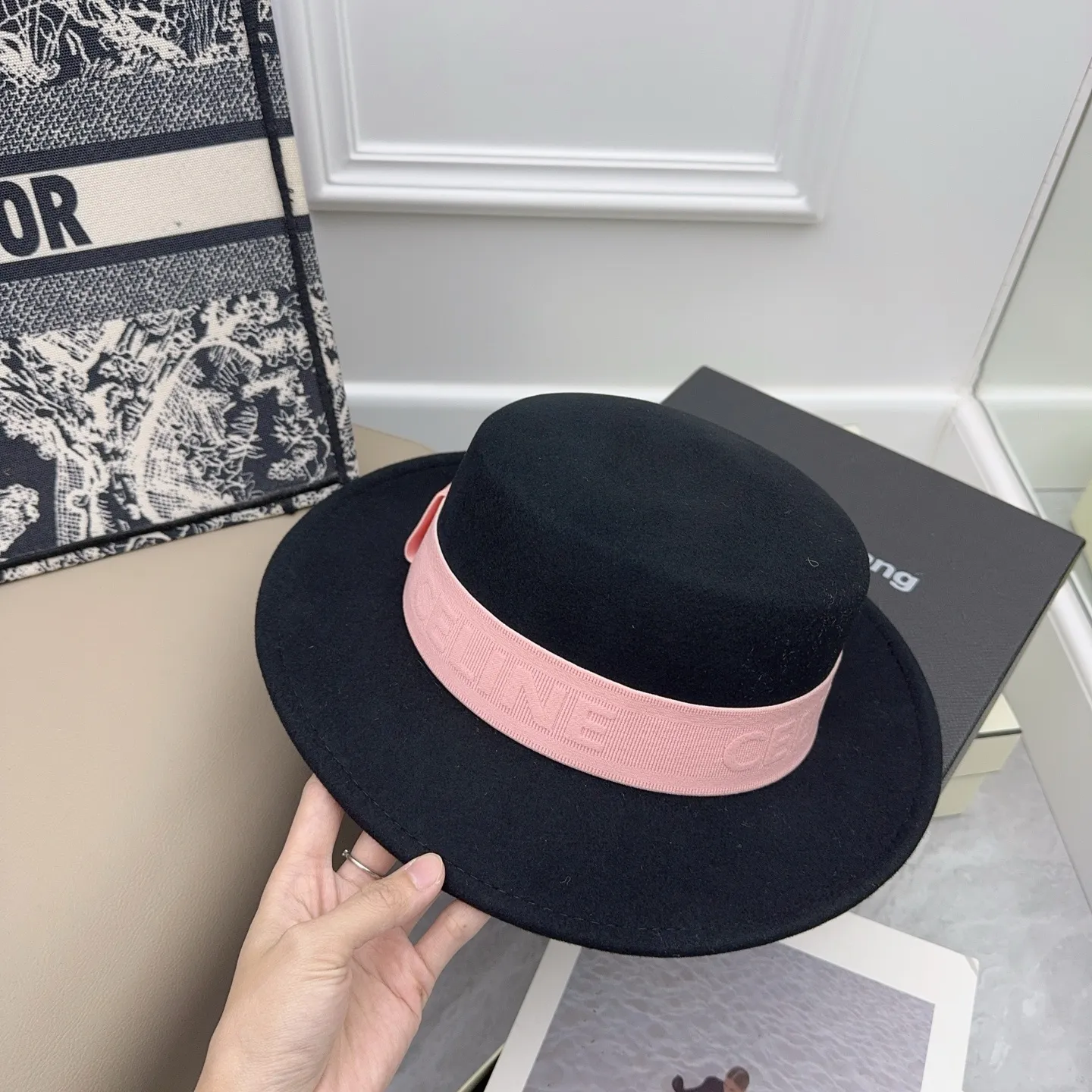 CELINE 🤍🩷 New wool flat hat 100% wool haute couture series