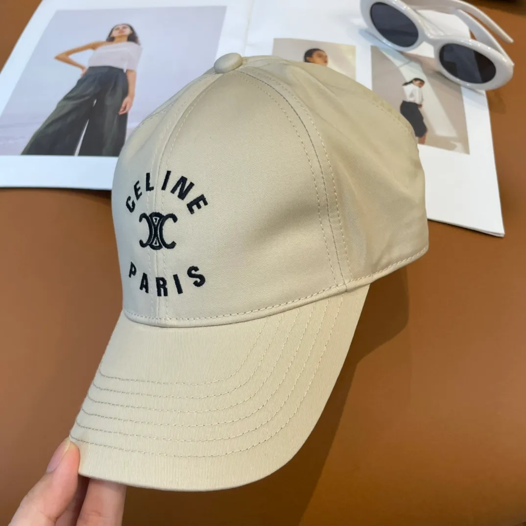 P86 popular CELINE (Celine) official website purchase version. Original 1:1 customized! The latest baseball cap with the same style as the simple letter star, fashionable and high-end workmanship! Every hat is made with care! Extraordinary quality, suitable for both men and women.    Céline's hat has a simple design, high-end color matching, delicate texture, and clean style. It is an iconic item. The letter C is the official icon of CELINE. It is deeply rooted in the brand's historical heritage, and at the same time it exudes modern elegance and a new trend of retro modernity. Simple baseball cap decorated with C logo. Self-attitude, no need to elaborate.