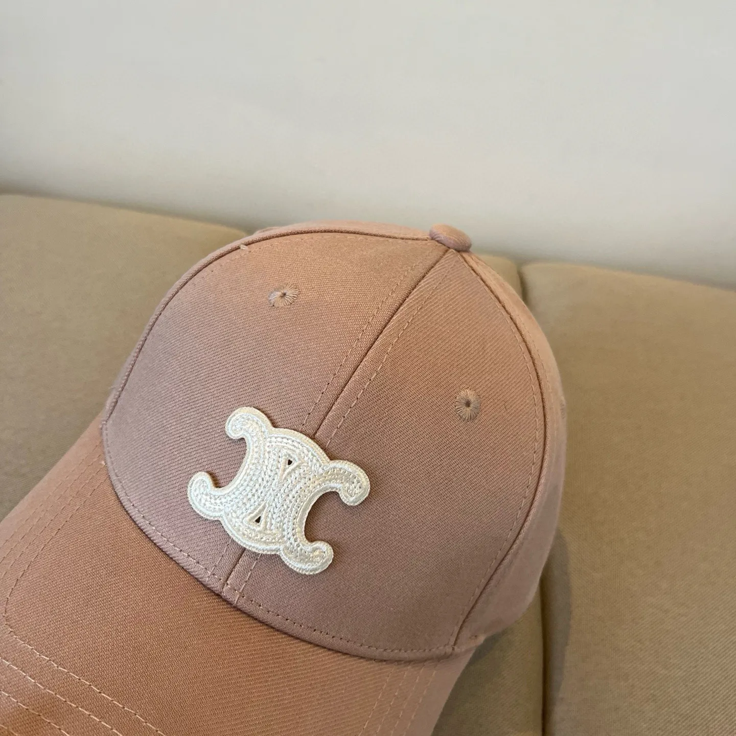 P60 [CELINE Celine] New classic casual and trendy baseball cap🧢Japanese and Korean style, looks great with any combination! A must-have when traveling