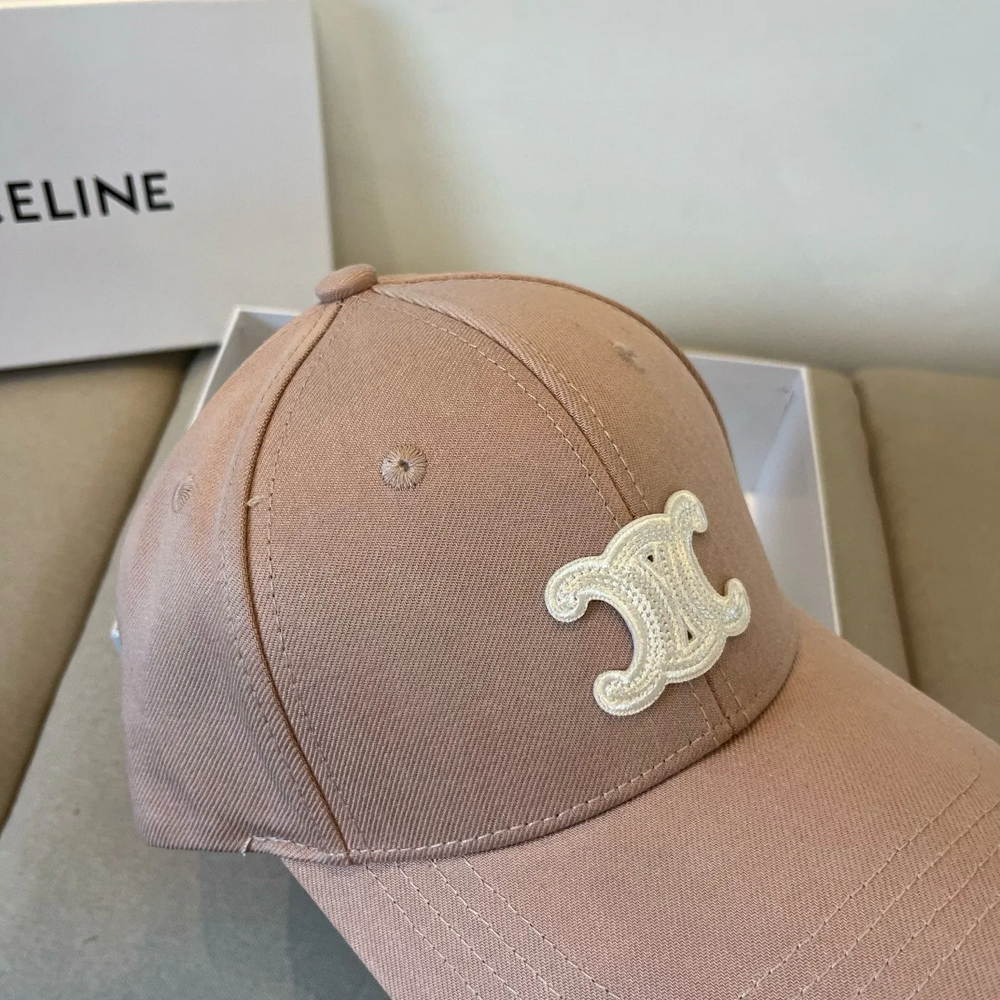 P60 [CELINE Celine] New classic casual and trendy baseball cap🧢Japanese and Korean style, looks great with any combination! A must-have when traveling