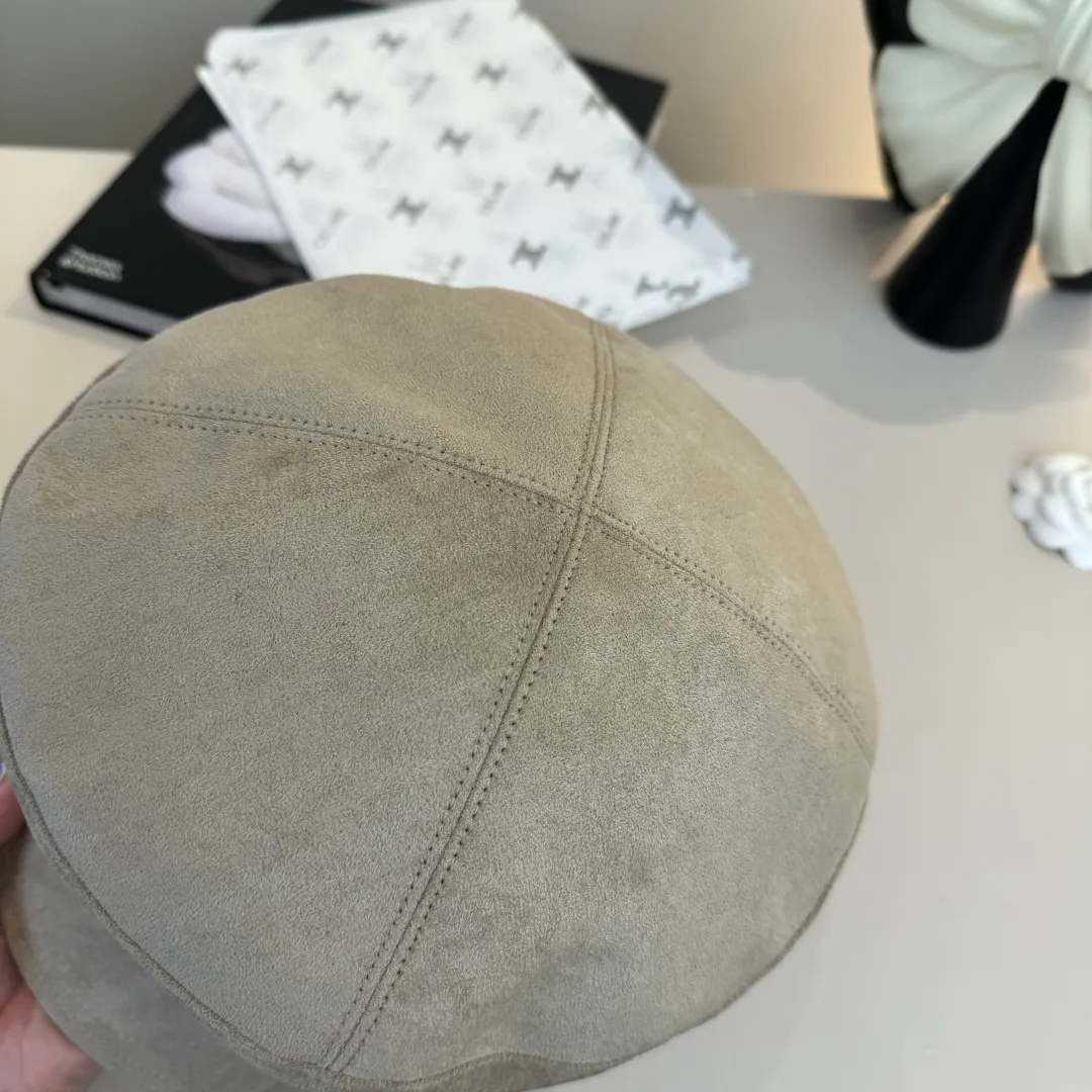 🉐160¥ Celine new peaked military cap, head circumference 57cm