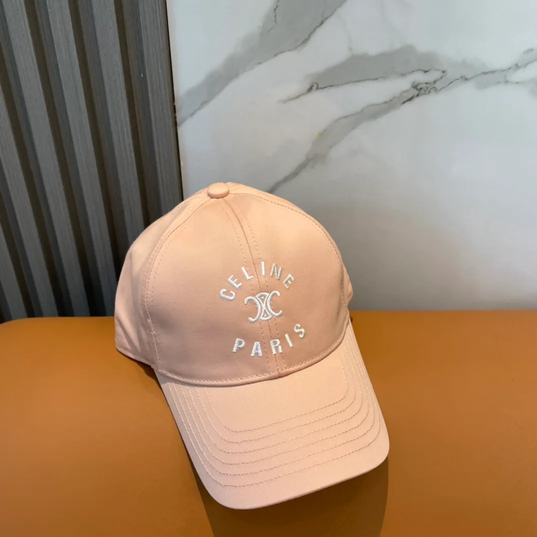 P86 popular CELINE (Celine) official website purchase version. Original 1:1 customized! The latest baseball cap with the same style as the simple letter star, fashionable and high-end workmanship! Every hat is made with care! Extraordinary quality, suitable for both men and women.    Céline's hat has a simple design, high-end color matching, delicate texture, and clean style. It is an iconic item. The letter C is the official icon of CELINE. It is deeply rooted in the brand's historical heritage, and at the same time it exudes modern elegance and a new trend of retro modernity. Simple baseball cap decorated with C logo. Self-attitude, no need to elaborate.