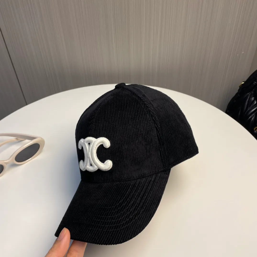 P60 [CELINE Celine] New classic casual and trendy style for autumn and winter. Corduroy simple baseball cap now available🧢Japanese and Korean style, looks great with any combination! A must-have when traveling