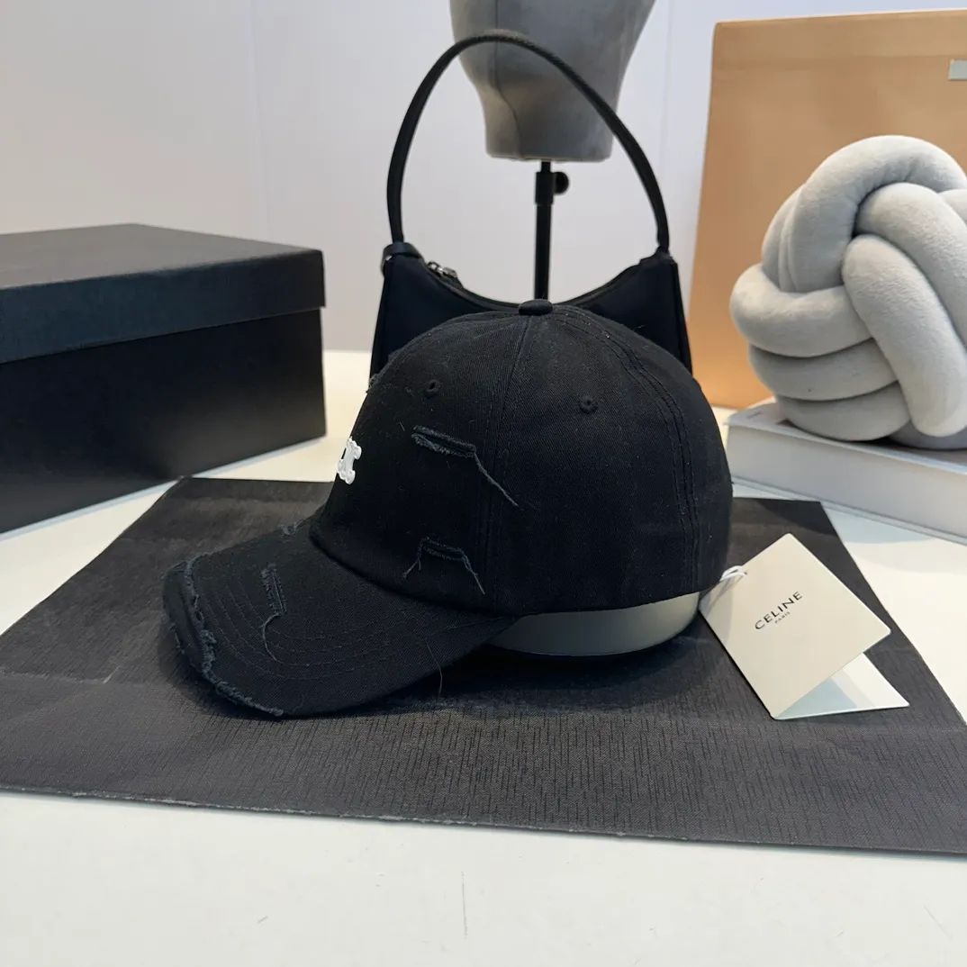 P60 CELINE 2024 spring and summer denim baseball cap 🧢, a must-have and easy to match when going out, get it now!