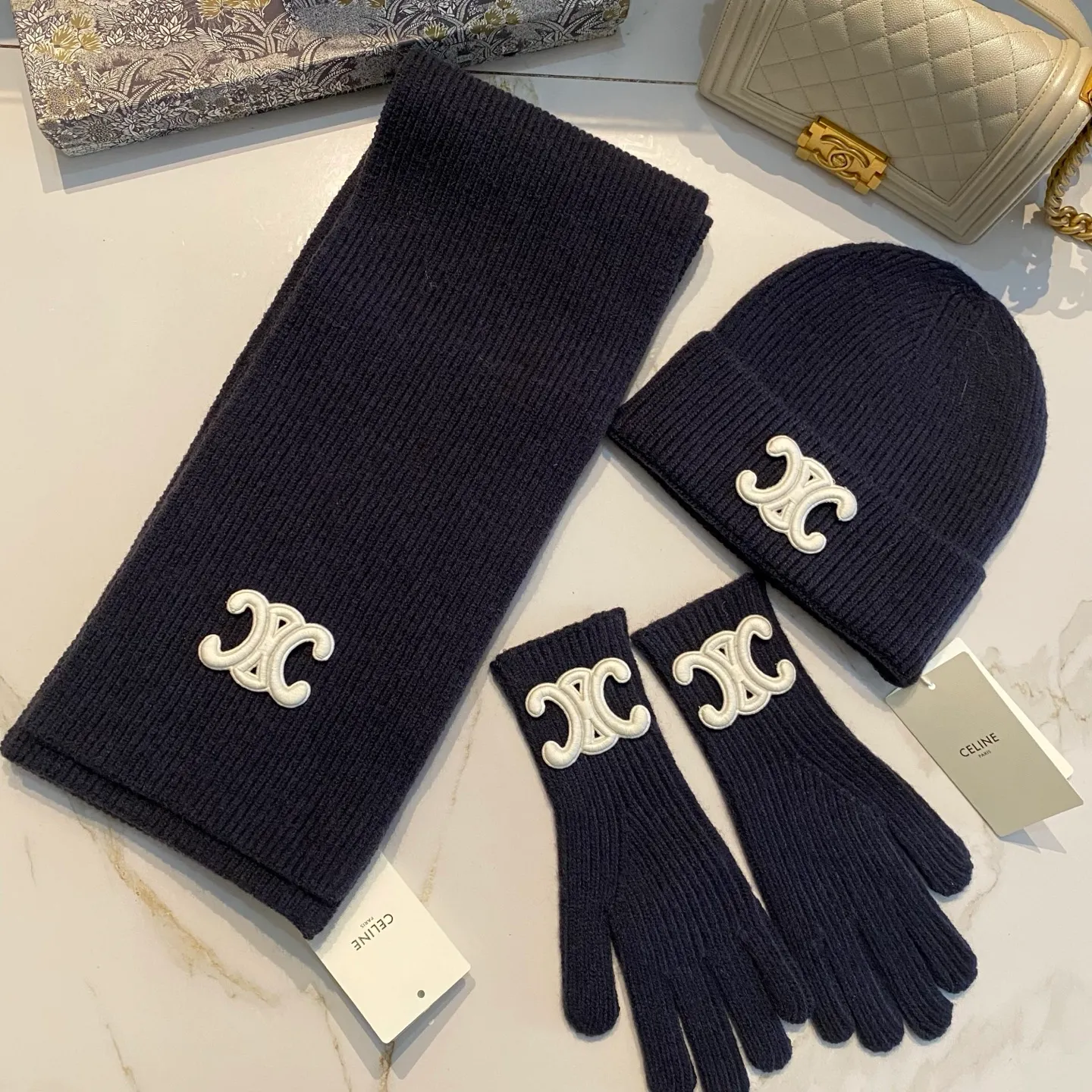 Celine cotton cashmere three-piece set, extended scarf + knitted hat + gloves, excellent quality, soft and comfortable to the touch