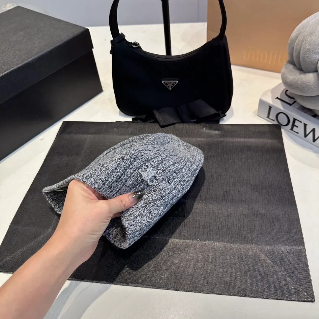 P56 Celine new knitted beanie