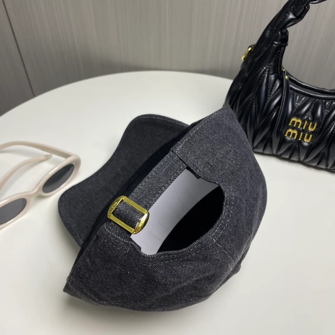 P76 comes with dust bag, CELINE high-quality new washed denim baseball cap, the best quality, casual and elegant, simple and fashionable, you can compare it yourself