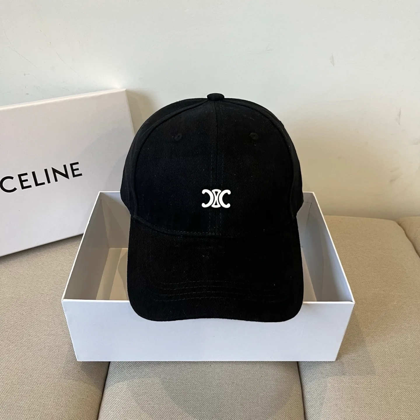 P60 [CELINE Celine] New classic casual and trendy baseball cap🧢Japanese and Korean style, looks great with any combination! A must-have when traveling