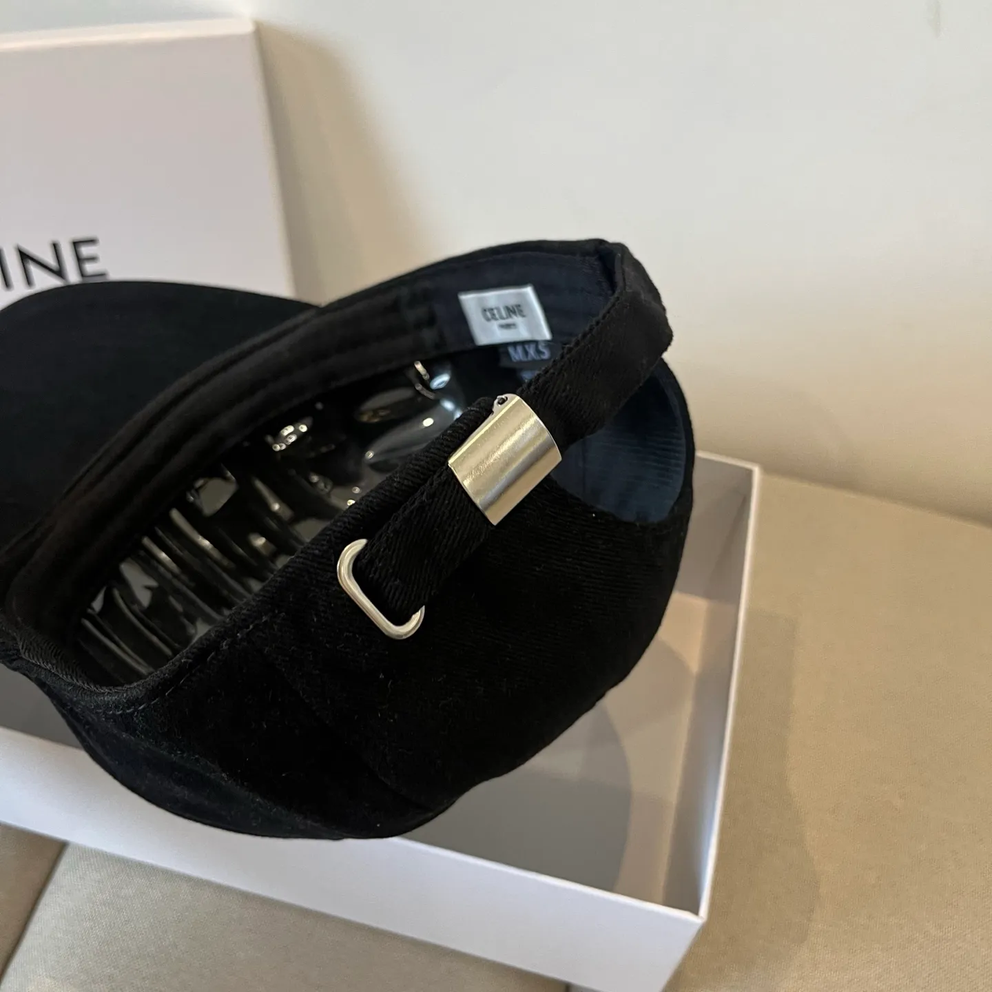 P60 [CELINE Celine] New classic casual and trendy baseball cap🧢Japanese and Korean style, looks great with any combination! A must-have when traveling