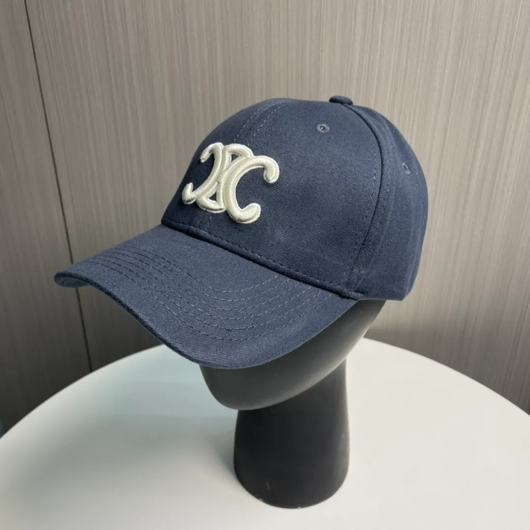 P56 💛 Comes with dust bag [CELINE Celine] new simple baseball cap, new shipment, big brand style is super easy to match, hurry up and get it!