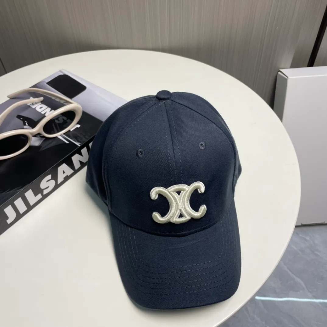 P56 💛 Comes with dust bag [CELINE Celine] new simple baseball cap, new shipment, big brand style is super easy to match, hurry up and get it!