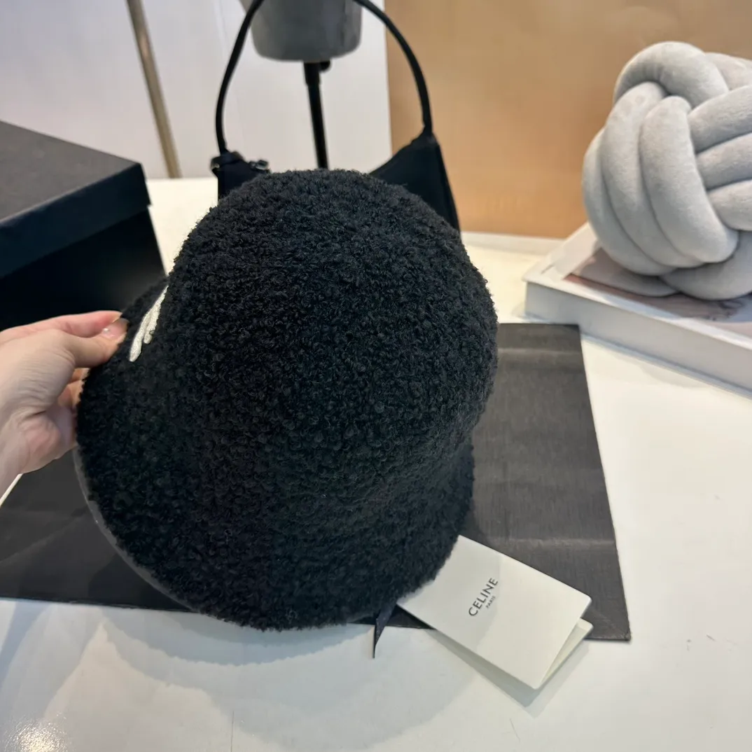 P60 CELINE Celine 2024 new color-blocked plush big-name sunshade fisherman hat 🌈 Versatile and casual ~ simple and elegant