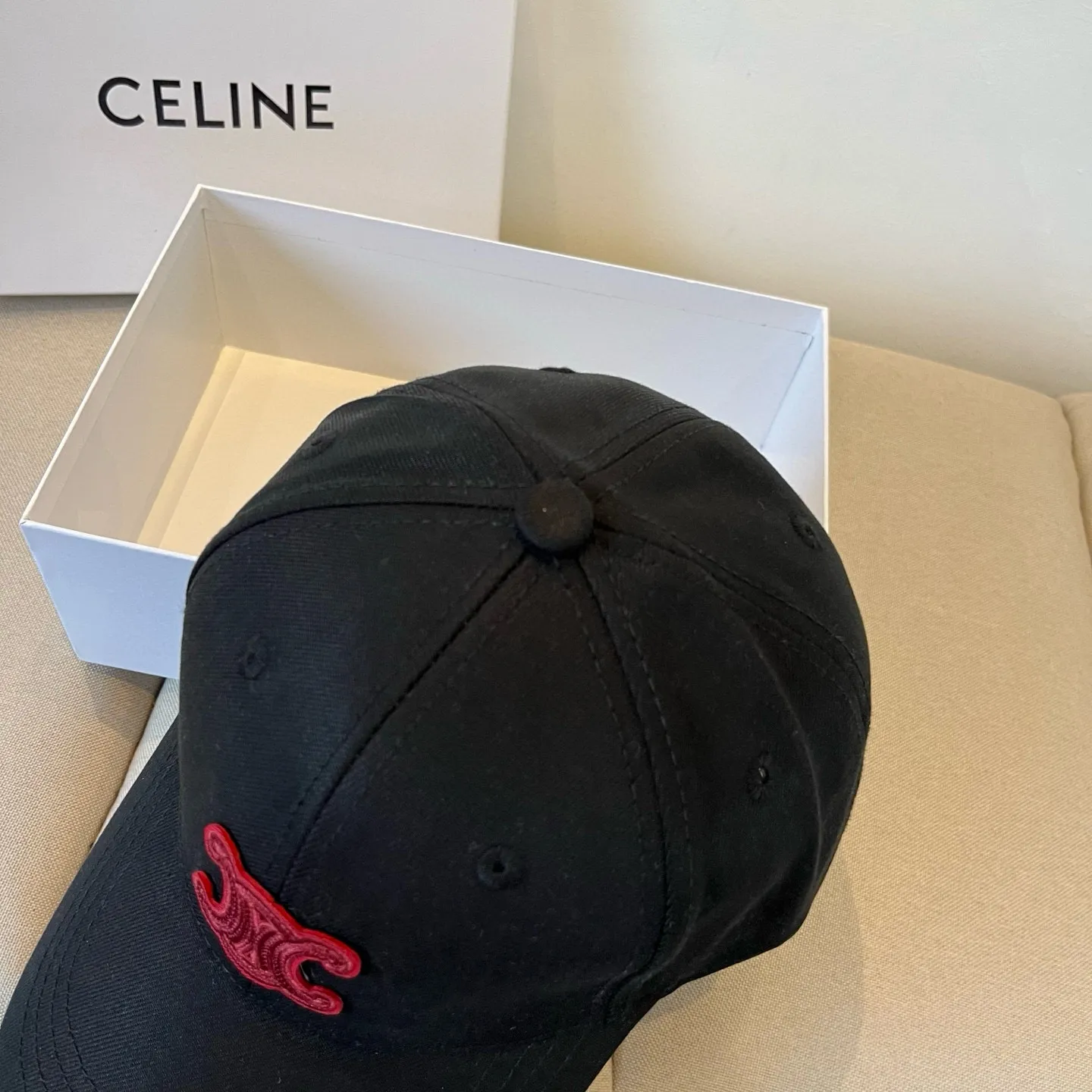 P60 [CELINE Celine] New classic casual and trendy baseball cap🧢Japanese and Korean style, looks great with any combination! A must-have when traveling