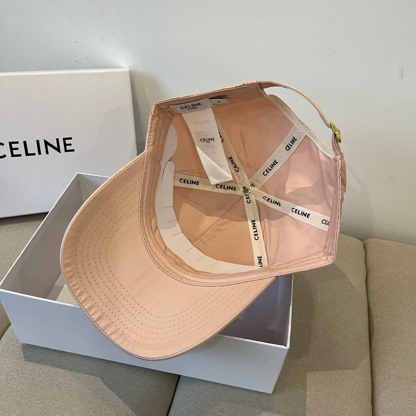 P70 [CELINE Celine] New classic casual and trendy baseball cap🧢Japanese and Korean style, looks great with any combination! A must-have when traveling