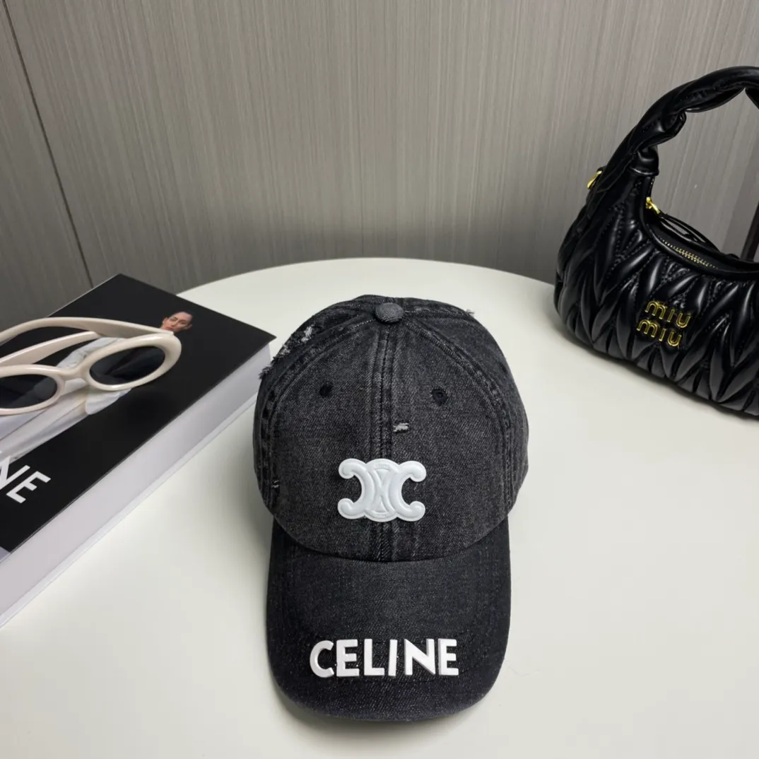 P56💛 Comes with dust bag [CELINE Celine] new denim baseball cap🧢, a must-have and easy to match when going out, hurry up and get it!