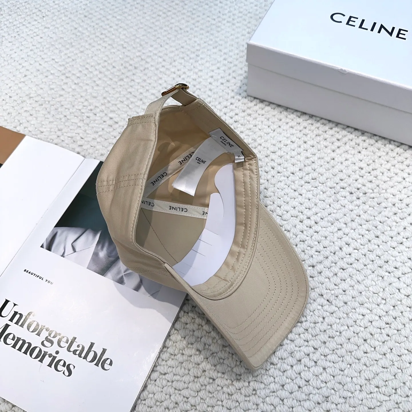 P70 popular CELINE (Celine) latest baseball cap with simple letters, fashionable and high-end workmanship! Every hat is made with care! Extraordinary quality, suitable for both men and women.    Céline's hat has a simple design, high-end color matching, delicate texture, and clean style. It is an iconic item. The letter C is the official icon of CELINE. It is deeply rooted in the brand's historical heritage, and at the same time it exudes modern elegance and a new trend of retro modernity. Simple baseball cap decorated with C logo. Self-attitude, no need to elaborate.