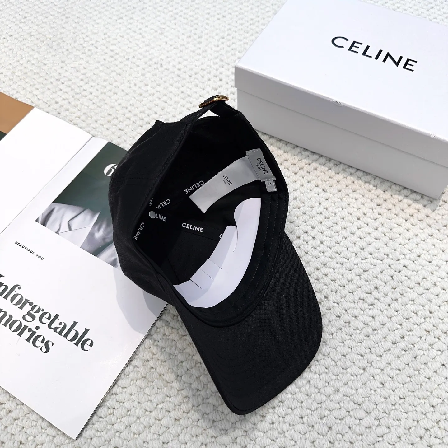 P60 popular CELINE official website purchasing version. Original 1:1 customized! The latest baseball cap with the same style as the simple letter star, fashionable and high-end workmanship! Every hat is made with care! Extraordinary quality, suitable for both men and women.    Céline's hat has a simple design, high-end color matching, delicate texture, and clean style. It is an iconic item. The letter C is the official icon of CELINE. It is deeply rooted in the brand's historical heritage, and at the same time it exudes modern elegance and a new trend of retro modernity. Simple baseball cap decorated with C logo. Self-attitude, no need to elaborate.